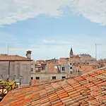公寓 On The Roofs To Piazza San Marco -