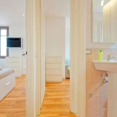 Apartment On The Roofs To Piazza San Marco -