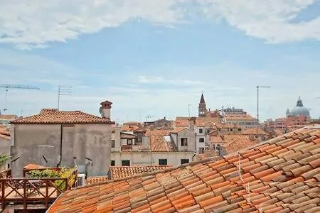 Apartment On The Roofs To Piazza San Marco -
